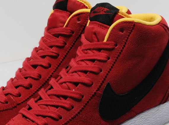 Nike bruin hot sale red swoosh