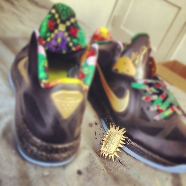 nike-lebron-9-low-watch-the-throne-customs-3 Nike Lebron 9 Low Watch The Throne Customs 3