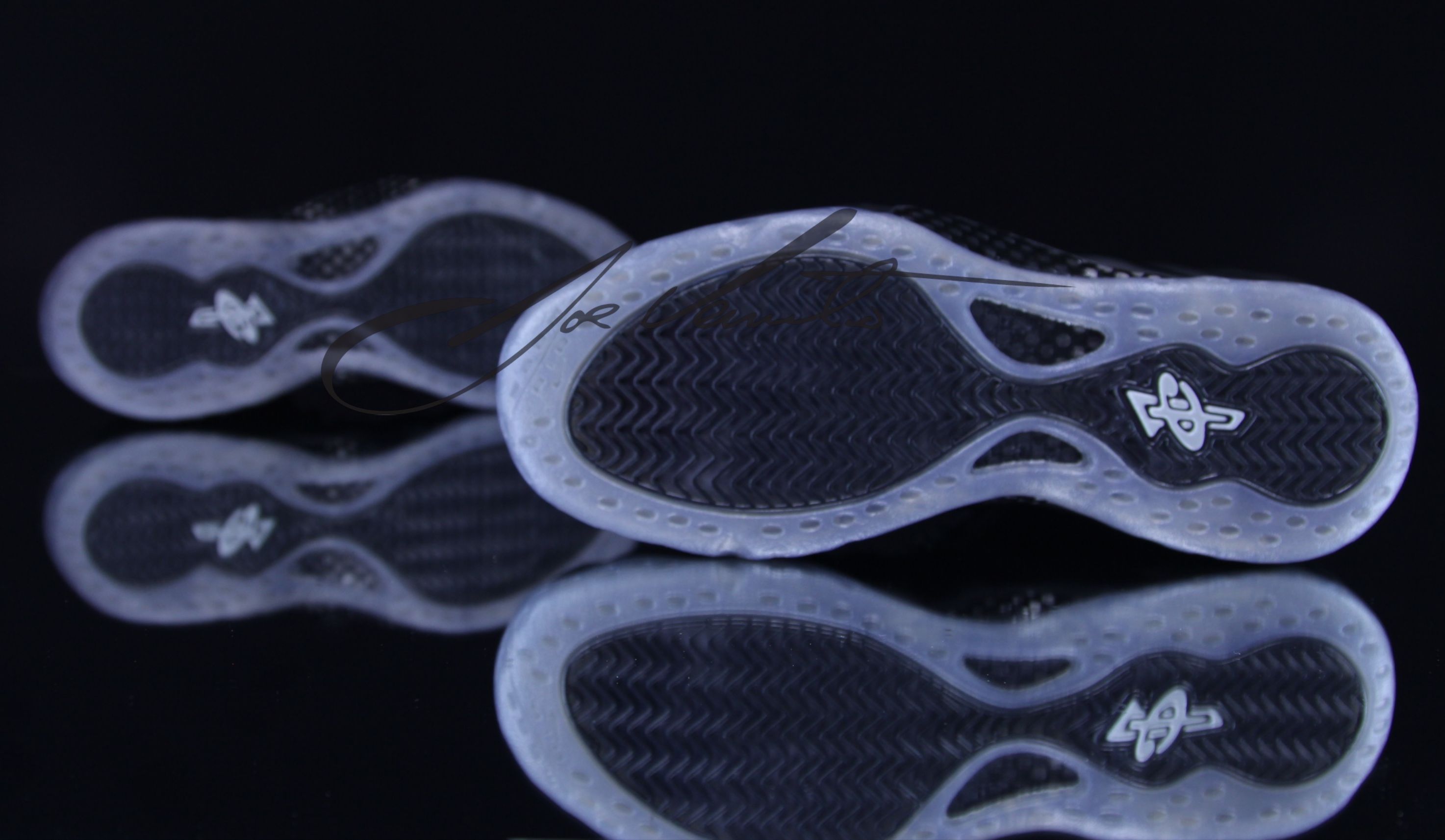 Stealth Nike Air Foamposite One Detailed Images 01