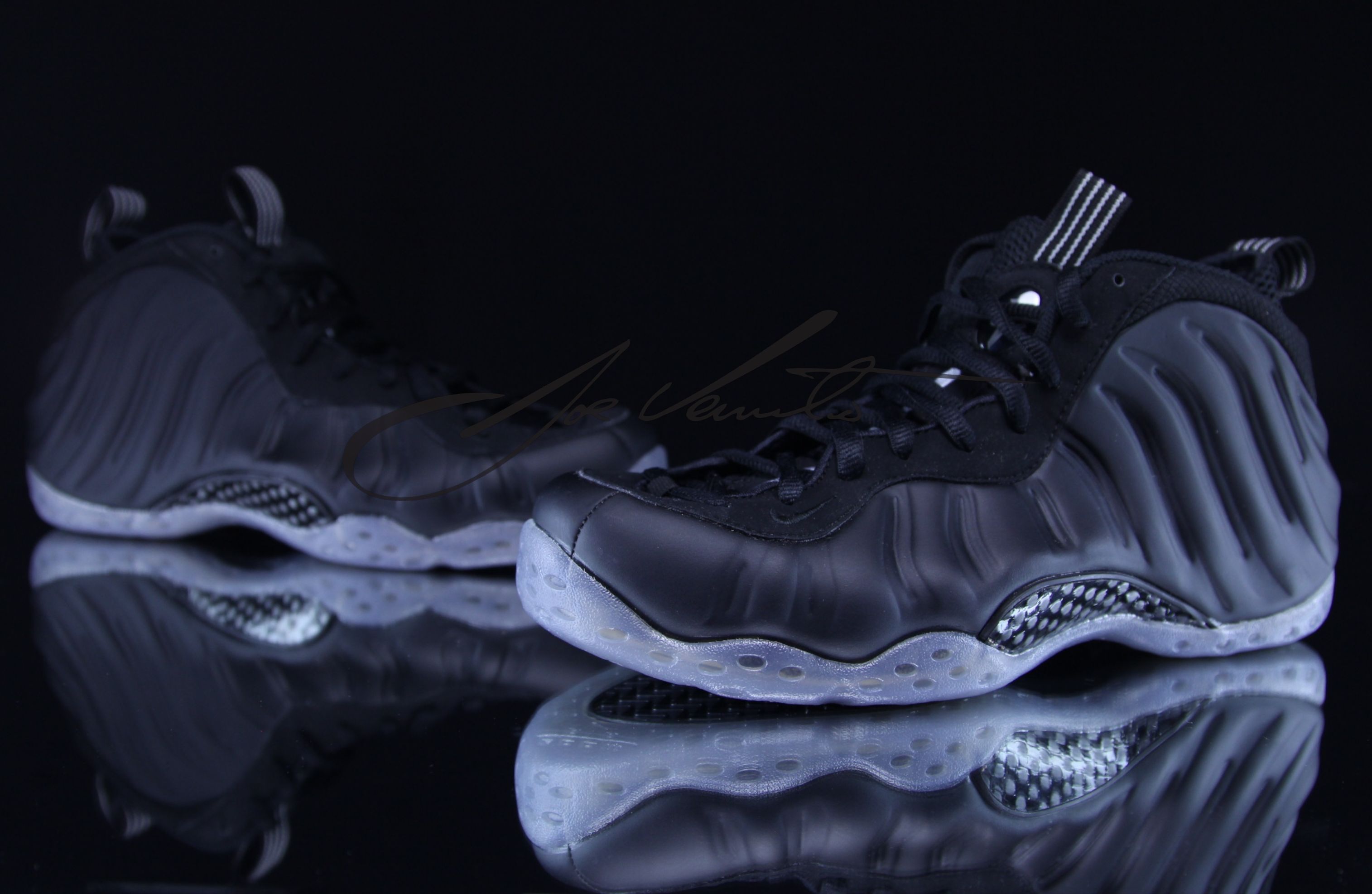 Stealth Nike Air Foamposite One Detailed Images 11