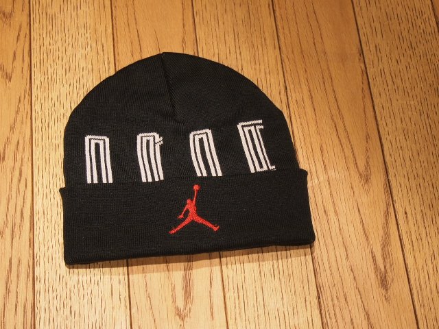 OLYMPUS DIGITAL CAMERA Air Jordan Xi Bred Holiday Gift Pack 03