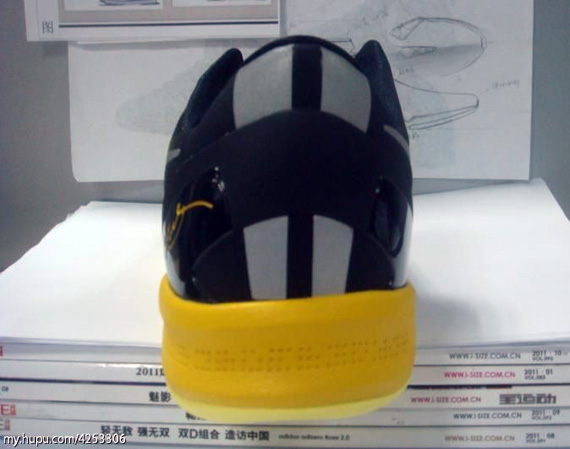 Kobe Viii Black Yellow Detail 4