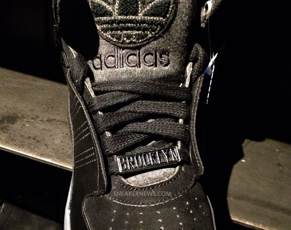 adidas Roundhouse 2.0 "Brooklyn Nets"