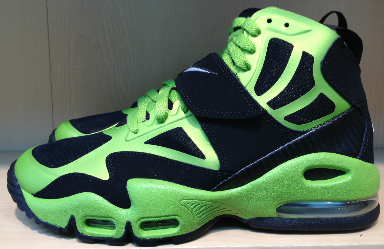 nike-air-max-express-black-metallic-silver-brilliant-green-2 Nike Air Max Express Black Metallic Silver Brilliant Green 2