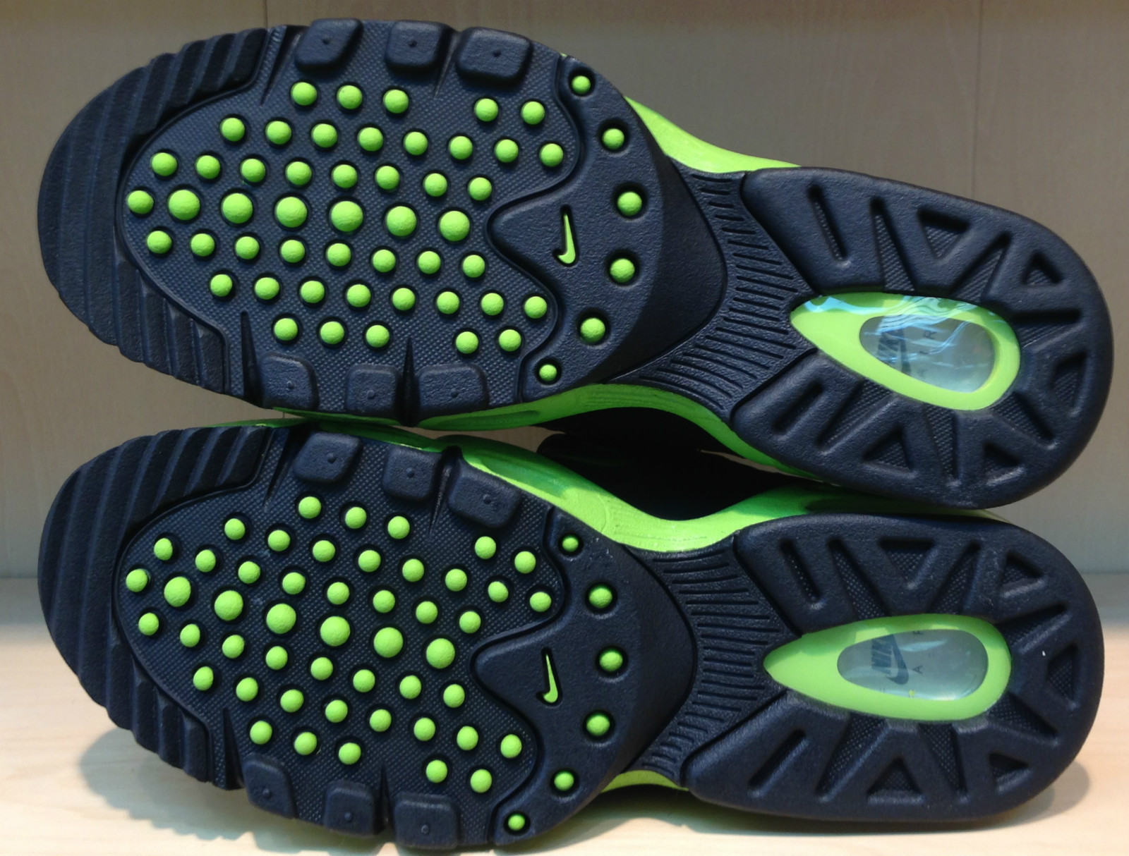 nike-air-max-express-black-metallic-silver-brilliant-green-5 Nike Air Max Express Black Metallic Silver Brilliant Green 5