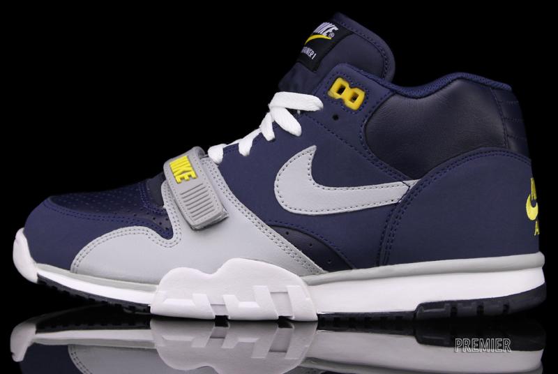 Nike Air Trainer Mid Premium Michigan Available 2