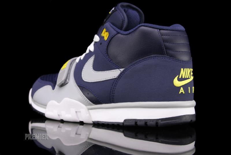 Nike Air Trainer Mid Premium Michigan Available 6