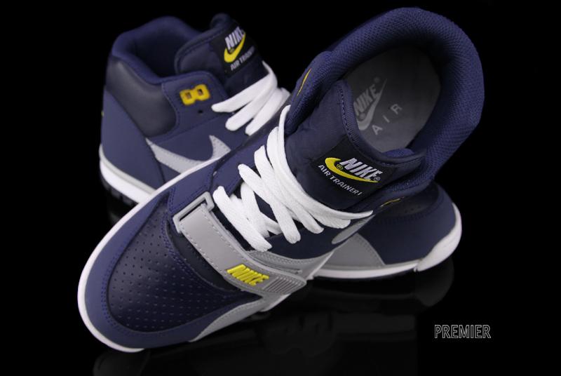 Nike Air Trainer Mid Premium Michigan Available 7