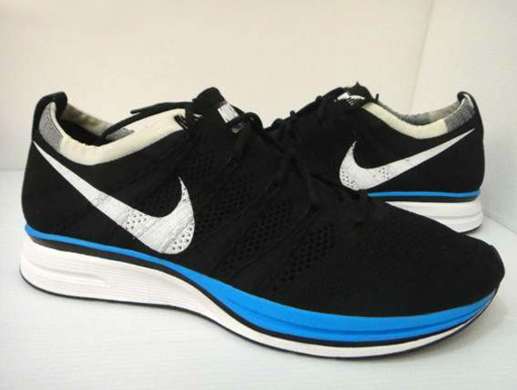 Nike Flyknit Trainer Black Blue White 1