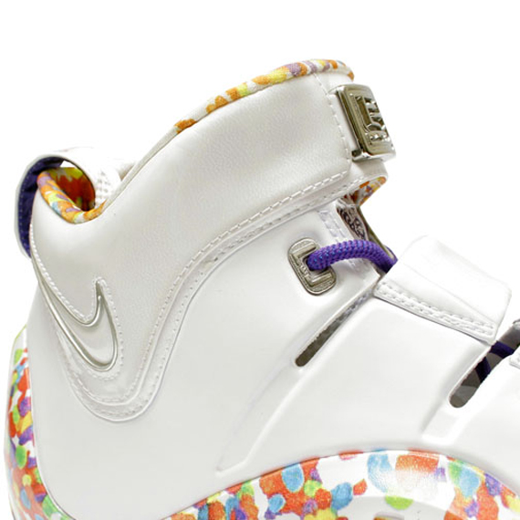 Nike Zoom LeBron IV 