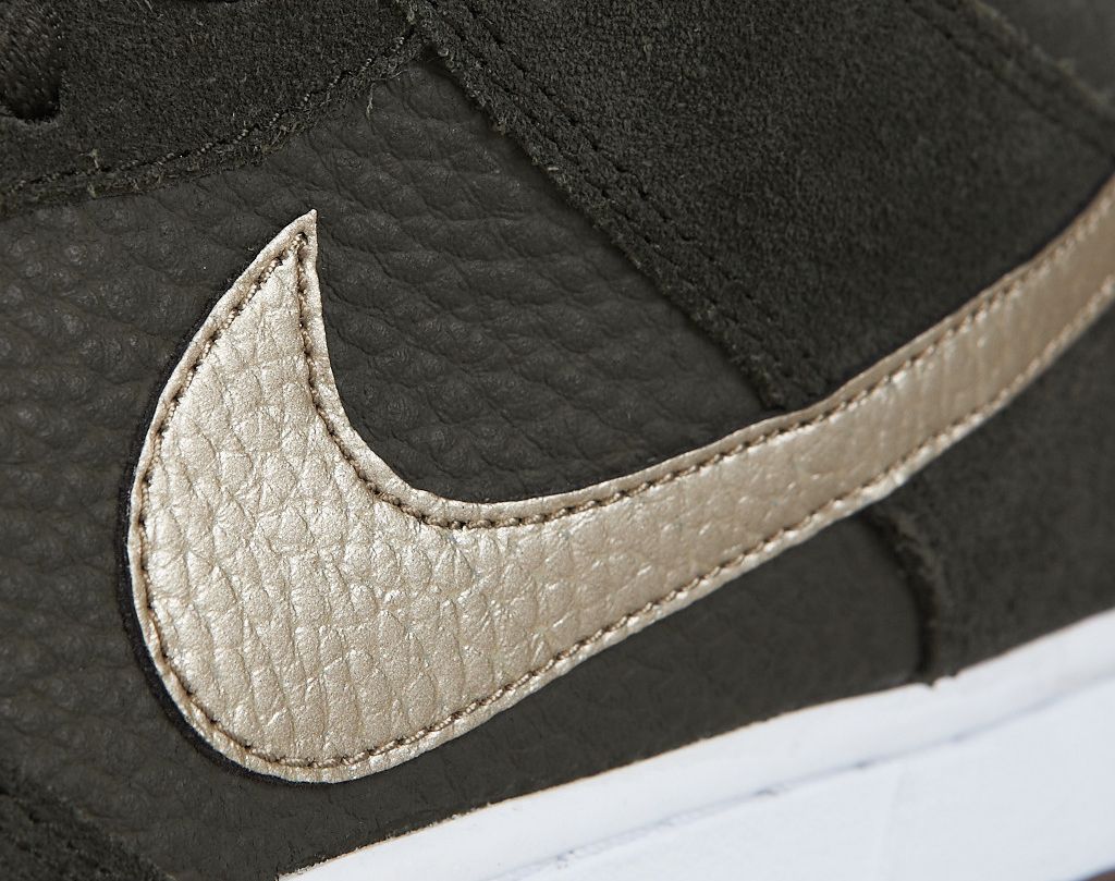 nike-sb-dunk-low-sequoia-metallic-zinc-01 Nike Sb Dunk Low Sequoia Metallic Zinc 01