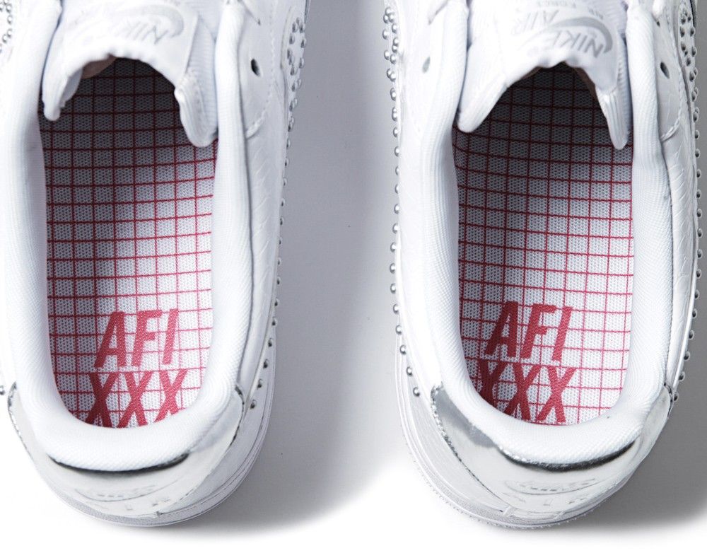 Nike Wmns Air Force 1 Low Stud Pack 04