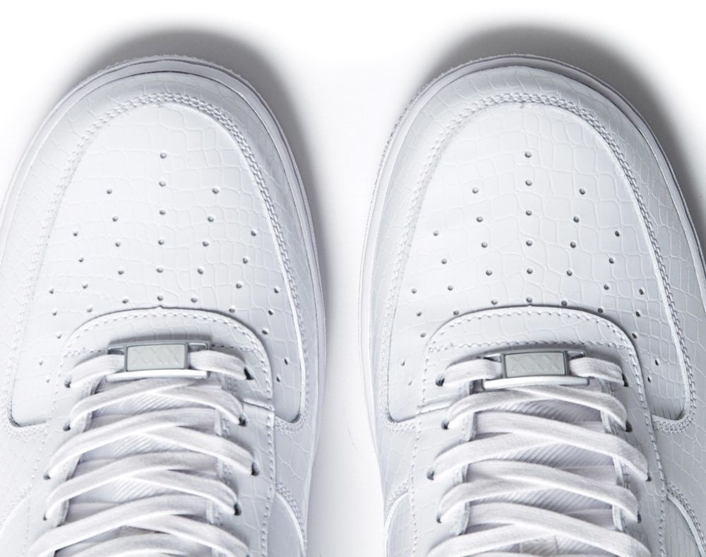 Nike Wmns Air Force 1 Low Stud Pack 05