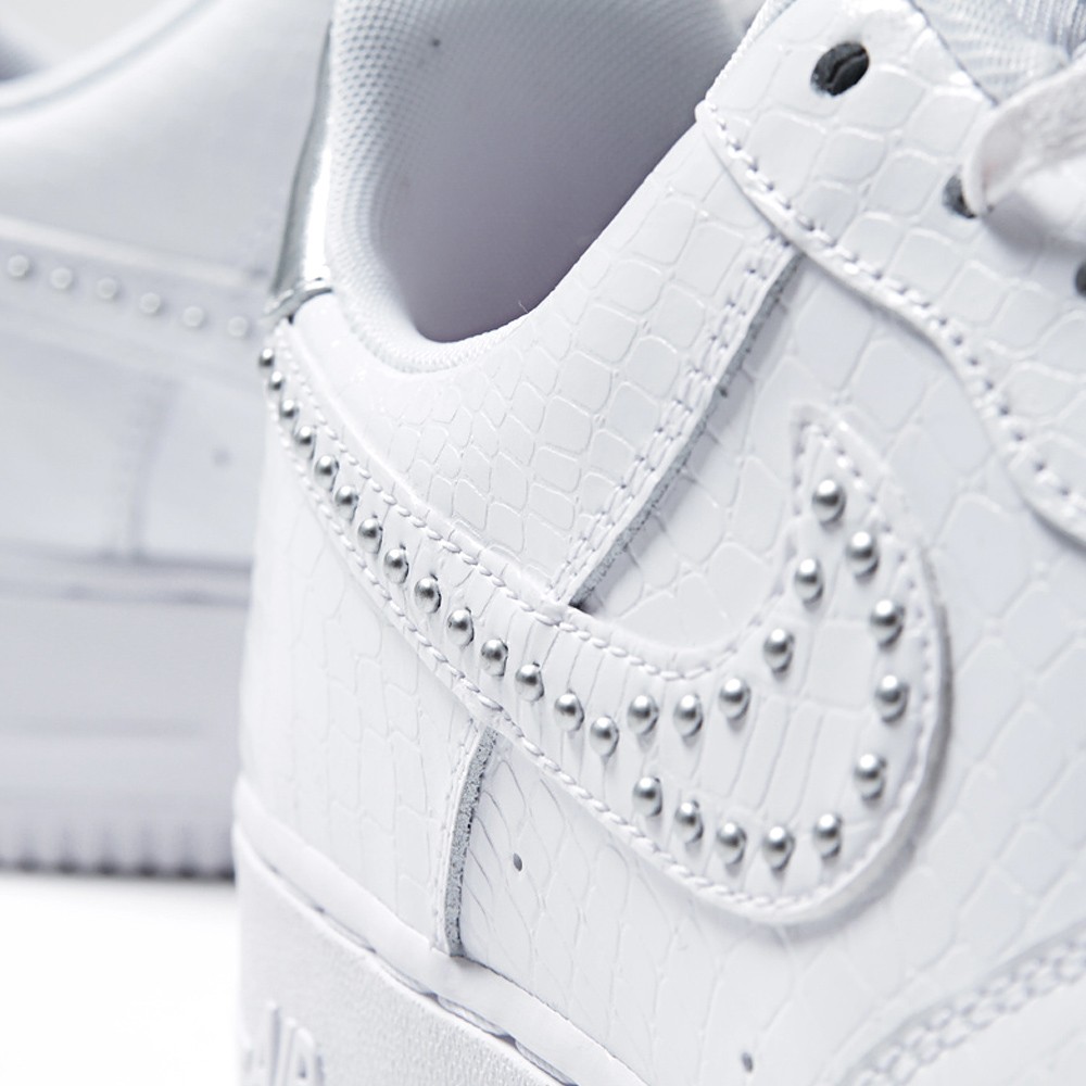 Nike Wmns Air Force 1 Low Stud Pack 06