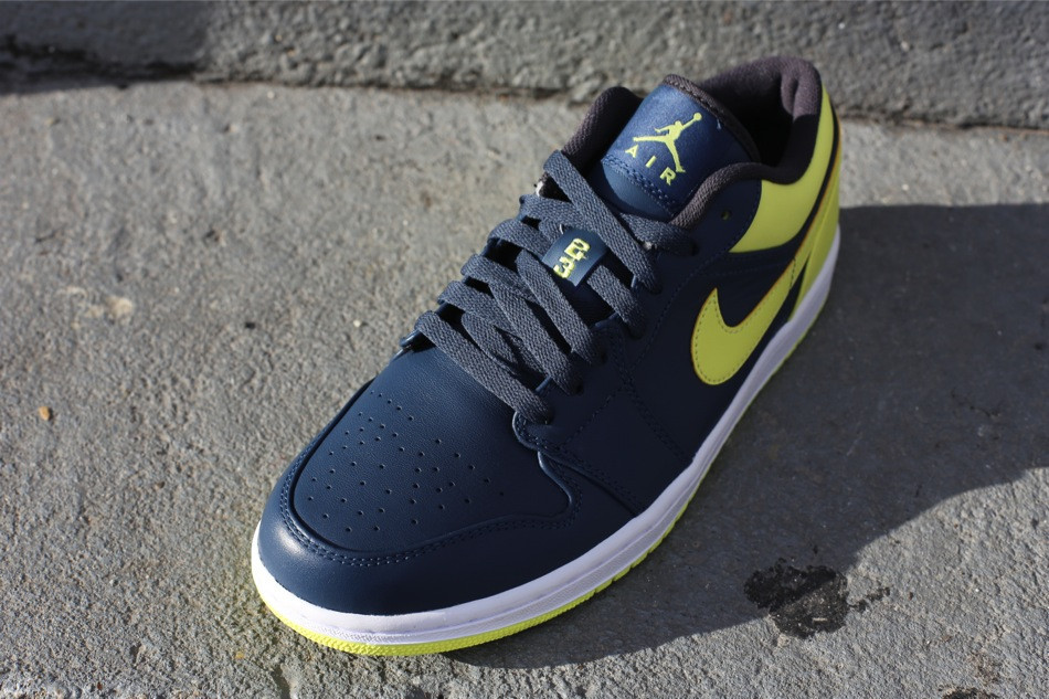 air-jordan-1-low-squadron-blue-2 Air Jordan 1 Low Squadron Blue 2