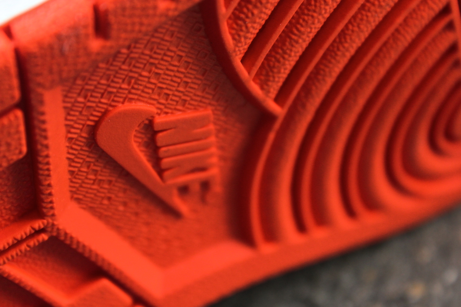 air-jordan-1-retro-high-og-knicks-arriving-at-retailers-8 Air Jordan 1 Retro High Og Knicks Arriving At Retailers 8