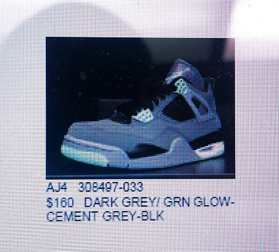 Air Jordan Iv Green Glow 2