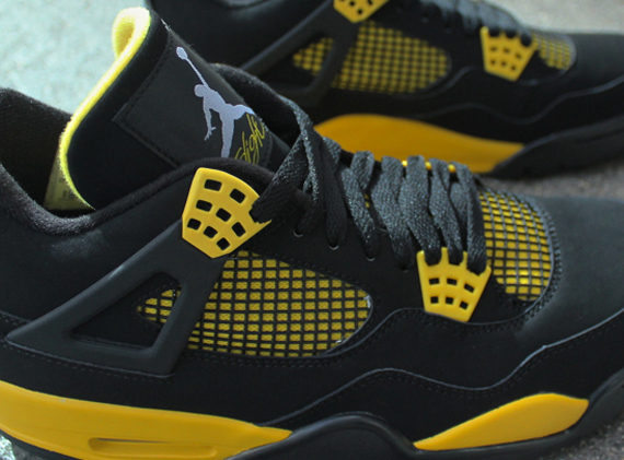 Air Jordan IV "Thunder" - Arriving at Retailers