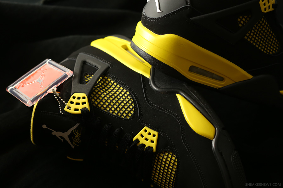 Air Jordan Iv Thunder Beauty Shots 8