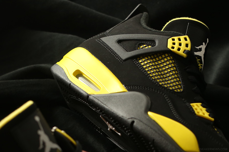 Air Jordan Iv Thunder Beauty Shots 9