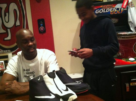 Gary Payton Nike Sneakers Glove March 2013