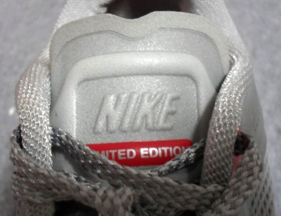 Nike Air Max 2013 Reflective Silver Pimento 6