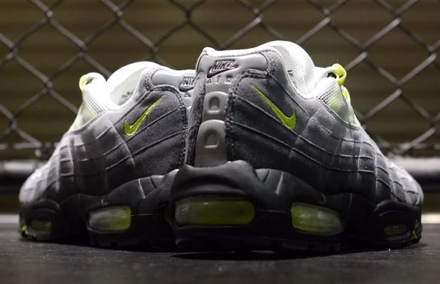 Nike Air Max 95 Neon Og Vntg Release Date 05