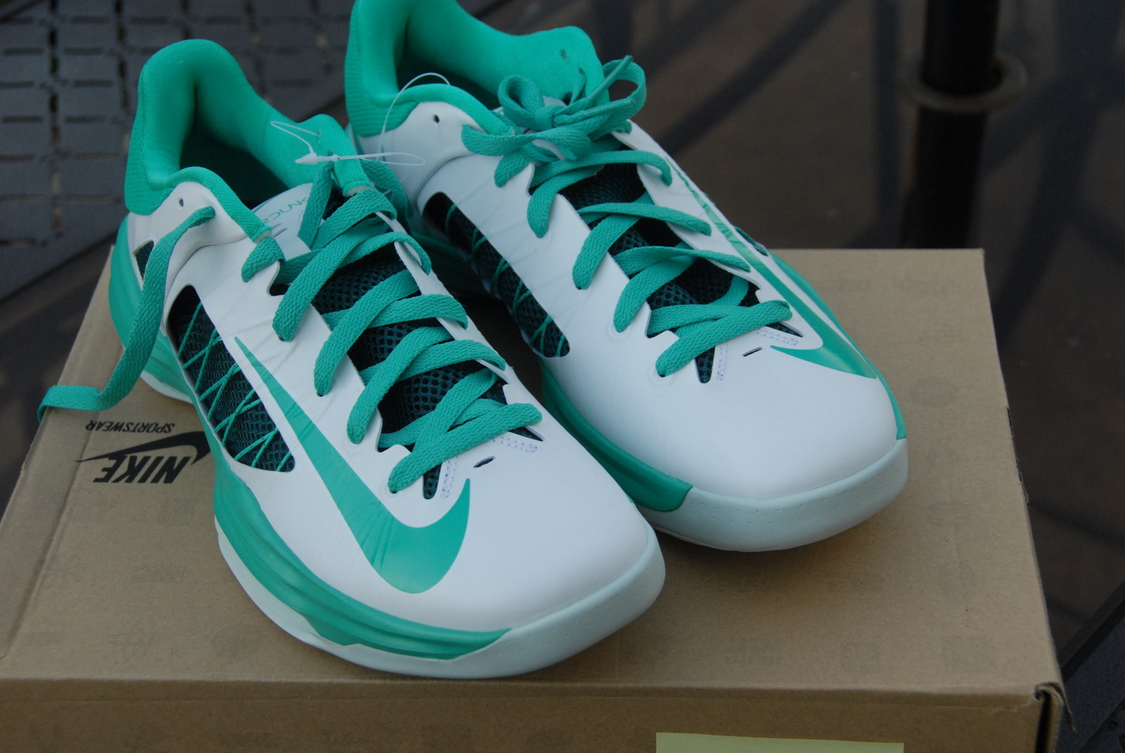 nike-lunar-hyperdunk-low-white-green-04 Nike Lunar Hyperdunk Low White Green 04