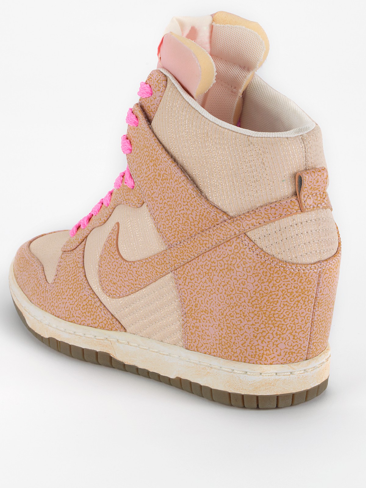 nike-wmns-dunk-sky-high-pink-metallic- Nike Wmns Dunk Sky High Pink Metallic