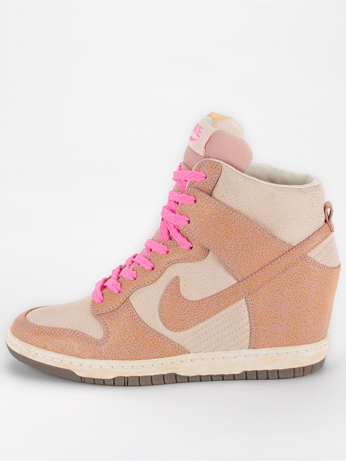 nike-wmns-dunk-sky-high-pink-metallic-1 Nike Wmns Dunk Sky High Pink Metallic 1