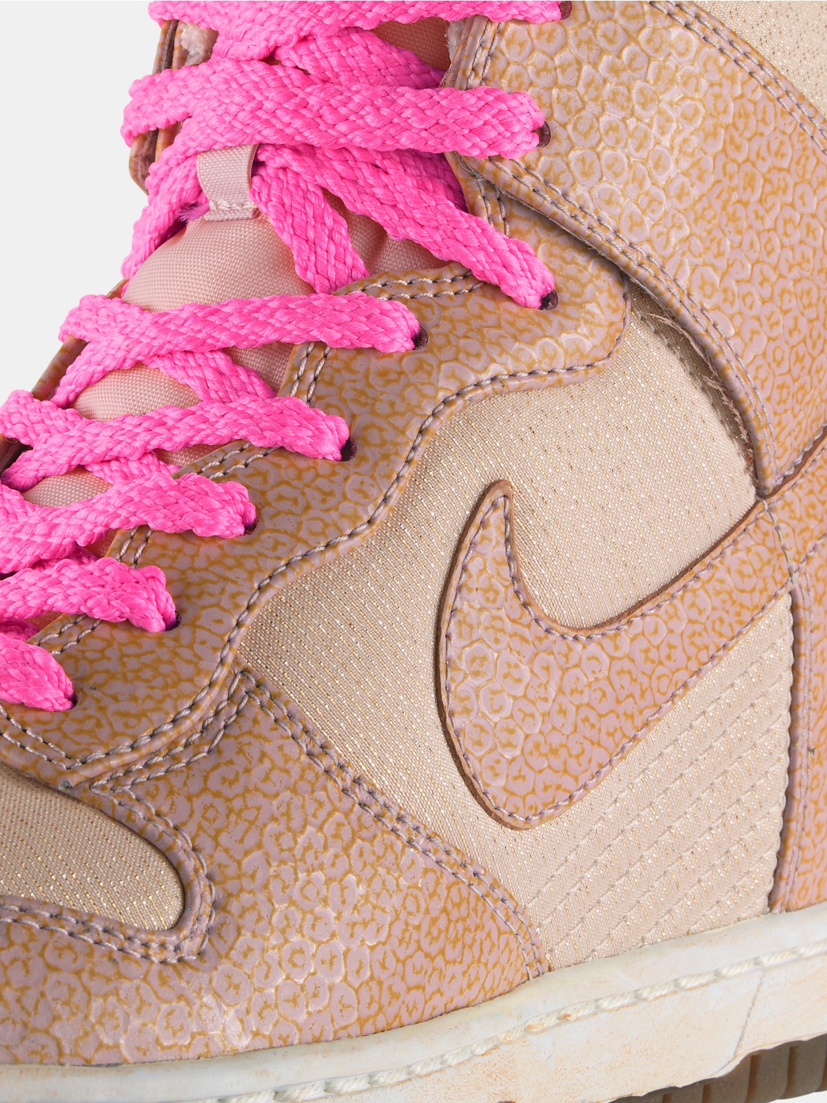 nike-wmns-dunk-sky-high-pink-metallic-3 Nike Wmns Dunk Sky High Pink Metallic 3