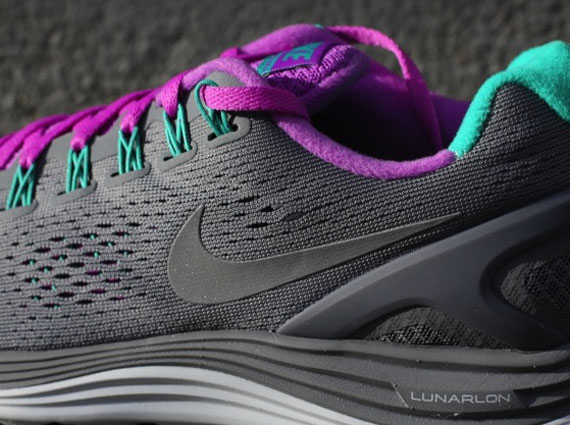 Nike WMNS LunarGlide+ 4 - Cool Grey - Laser Purple