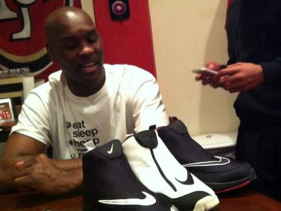 Nike Zoom Flight ’98 “The Glove” – Returning March 2013