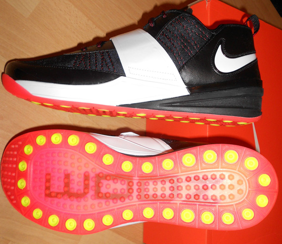 Nike Zoom Revis Black White Bright Crimson 1