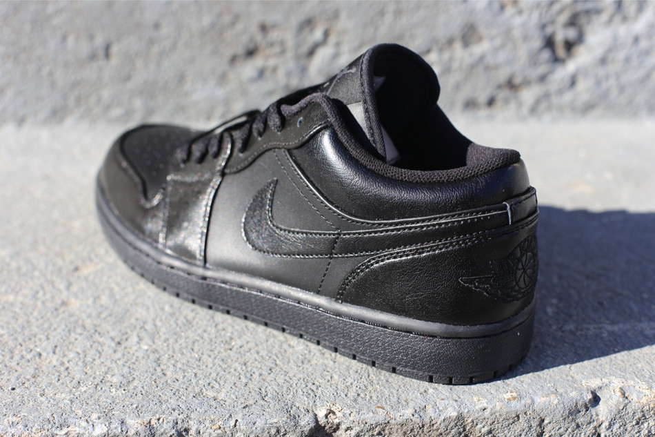 air-jordan-1-low-black-3 Air Jordan 1 Low Black 3
