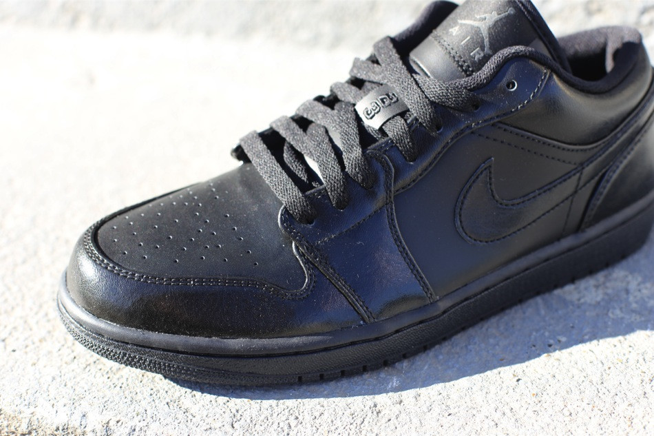 air-jordan-1-low-black-4 Air Jordan 1 Low Black 4