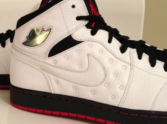 this newly unveiled jordan 1 looks pretty in arctic punch