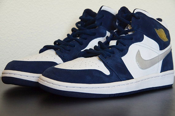 Navy blue and white jordan outlet 1s