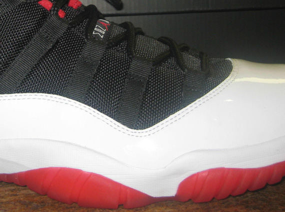 Air Jordan 11 Low - White - Black - Red