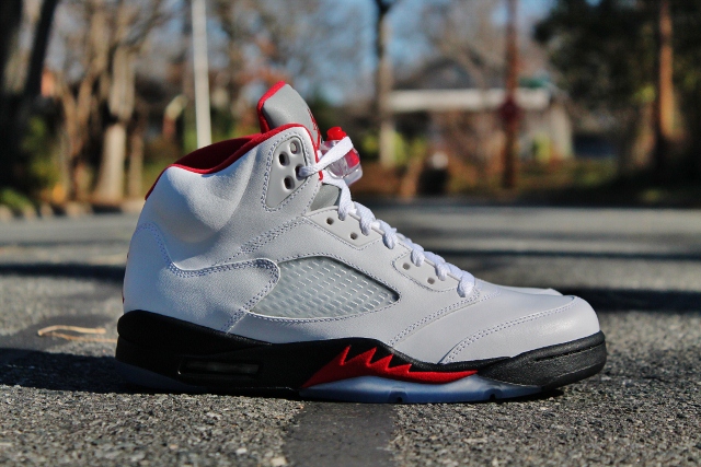 air-jordan-v-white-fire-red-black-arriving-at-retailers-2 Air Jordan V White Fire Red Black Arriving At Retailers 2