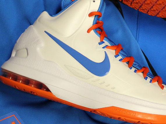 Nike KD V "Home" - Arriving at Retailers