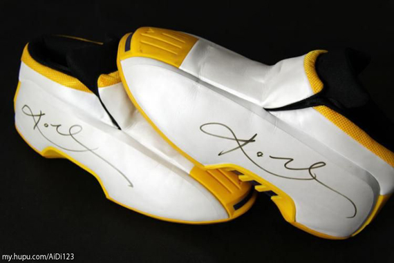 autographed kobe bryant shoes