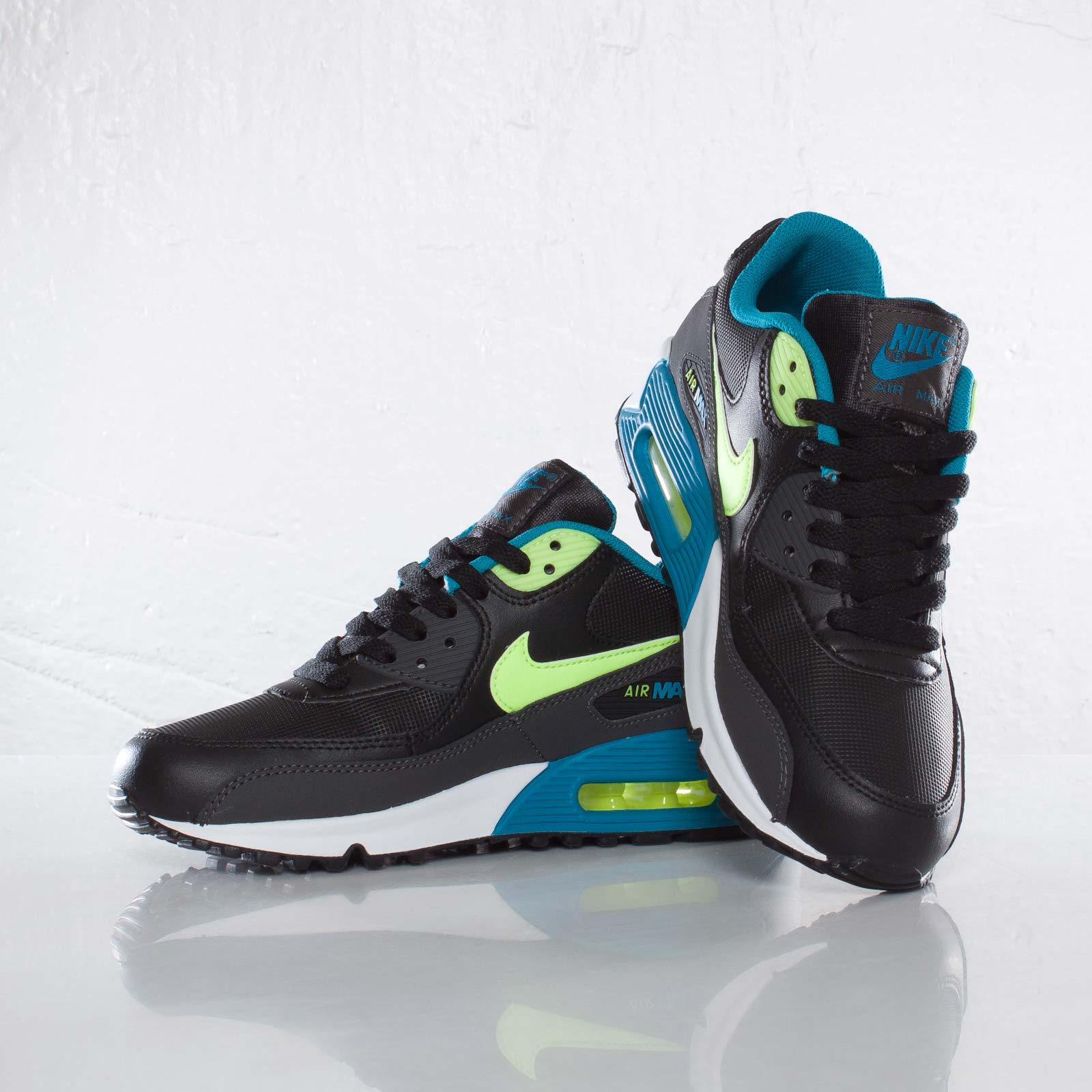 Nike Air Max 90 Gs Black Volt White Neo Turquoise 4
