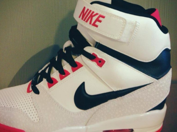 Nike Air Revolution Sky Hi - First Look