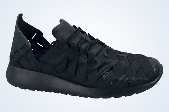 Nike Roshe Run Woven Black Available