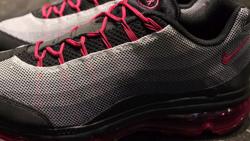 nike-wmns-air-max-95-dynamic-flywire-grey-black-red-4 Nike Wmns Air Max 95 Dynamic Flywire Grey Black Red 4