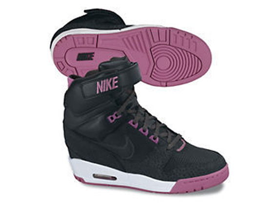 wmns air revolution sky hi