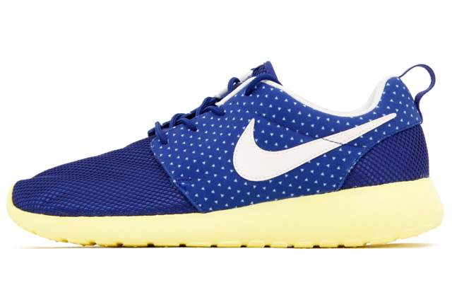 nike-wmns-roshe-run-deep-royal-blue-electric-yellow-1 Nike Wmns Roshe Run Deep Royal Blue Electric Yellow 11