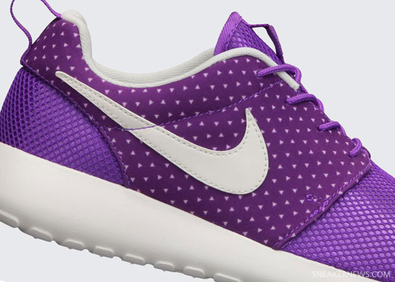 Nike WMNS Roshe Run “Laser Purple”