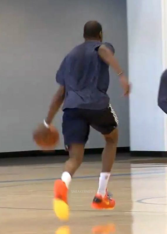 Kevin Durant Wearing Unidentified New Nike Lowtop Model 7
